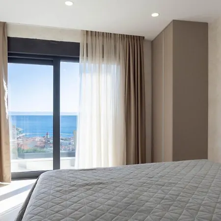 Luxury With Pool And Jacuzzi Makarska