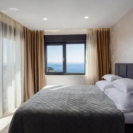 Luxury With Pool And Jacuzzi * Makarska