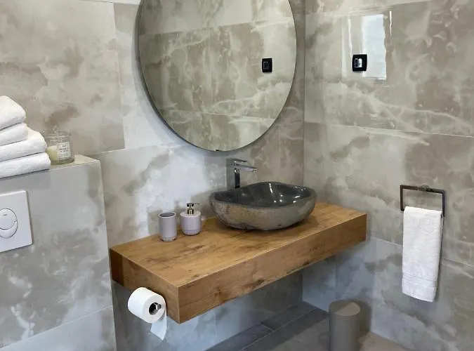 Luxury With Pool And Jacuzzi Villa Makarska
