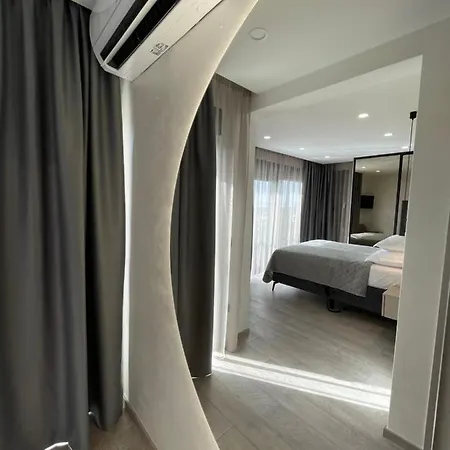 Luxury With Pool And Jacuzzi فيلة