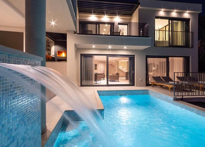 Luxury With Pool And Jacuzzi Vila Makarská